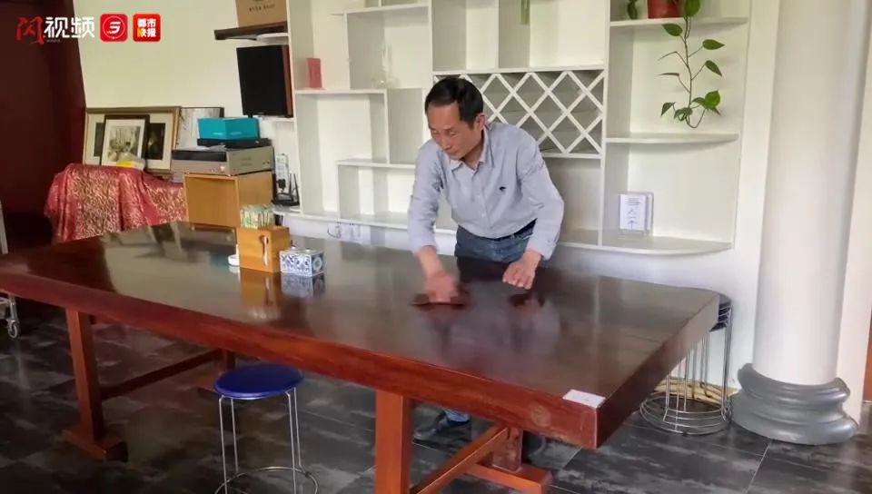 DƬ